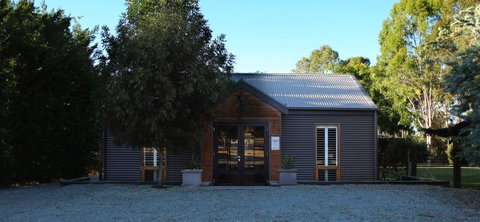 Irongate Studio B&B - Accommodation Directory 10
