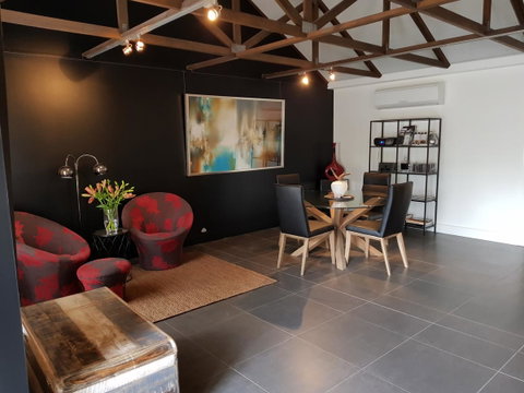 Irongate Studio B&B - Accommodation Directory 2