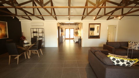 Irongate Studio B&B - Accommodation Directory 1