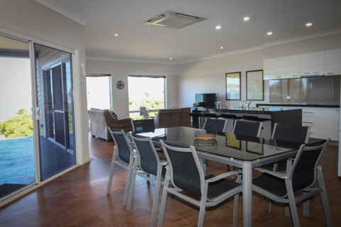 Waterfront On Osprey - Accommodation Directory 4