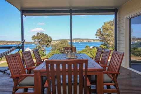 Waterfront On Osprey - Accommodation Directory 20