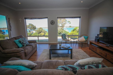 Waterfront On Osprey - Accommodation Directory 5