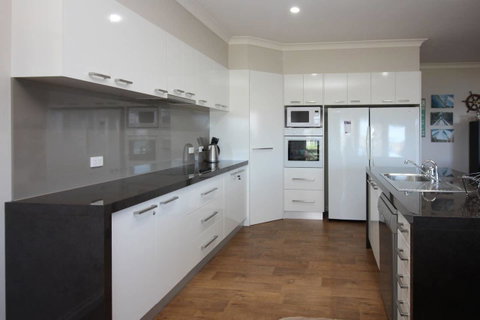 Waterfront On Osprey - Accommodation Directory 13