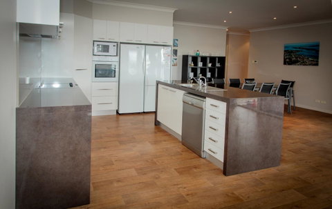 Waterfront On Osprey - Accommodation Directory 8
