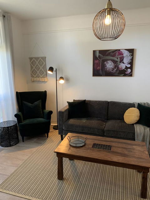 Sunshine Four - Accommodation Directory 9
