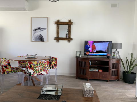 Sunshine Four - Accommodation Directory 4