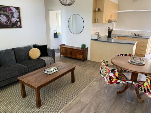 Sunshine Four - Accommodation Directory 0