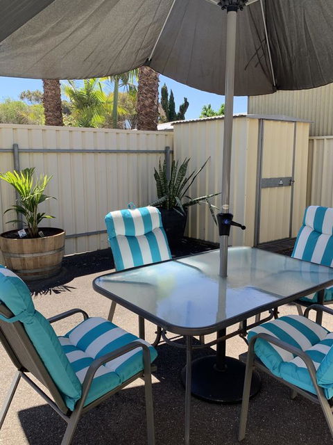 Sunshine Four - Accommodation Directory 43