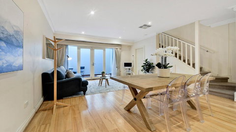 GOUGER 265 - Accommodation Directory 0