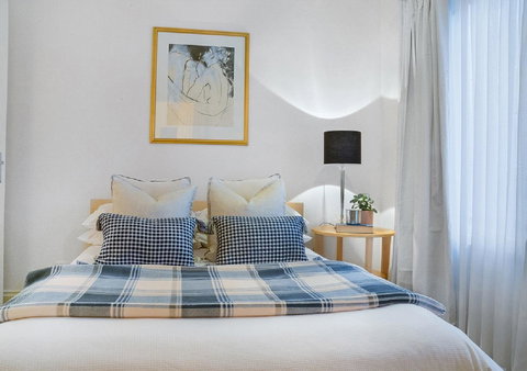 GOUGER 265 - Accommodation Directory 1