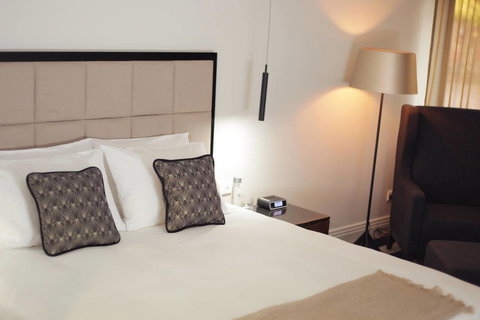 Ellen Hotel - Accommodation Directory 10