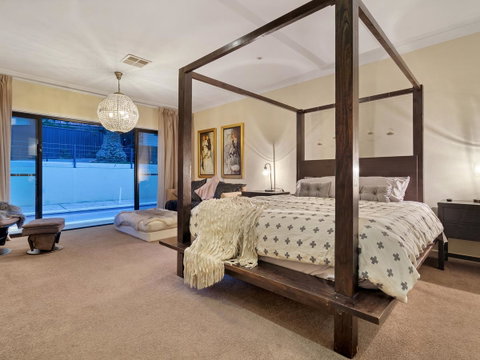 City-Barossa Gateway - Accommodation Directory 0