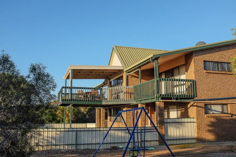 Seacroft - Accommodation Directory 26