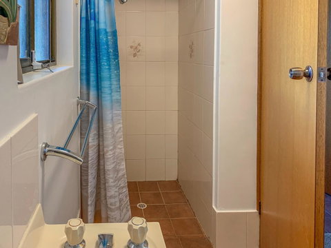 Seacroft - Accommodation Directory 11