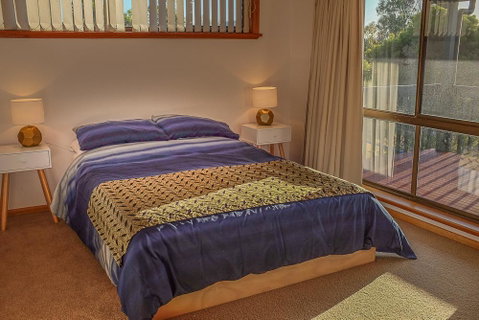 Seacroft - Accommodation Directory 8
