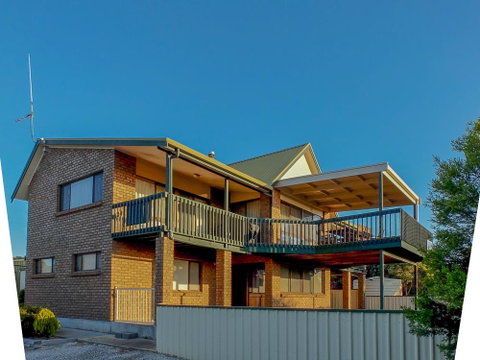 Seacroft - Accommodation Directory 27