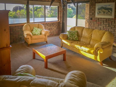 Seacroft - Accommodation Directory 18