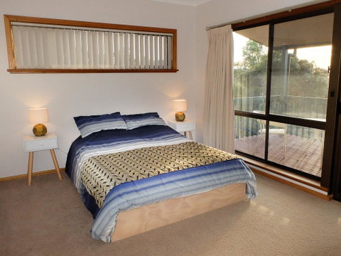 Seacroft - Accommodation Directory 9