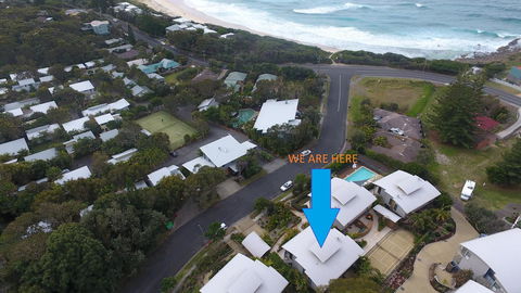 Boom 6 Boomerang Beach - Accommodation Directory 6