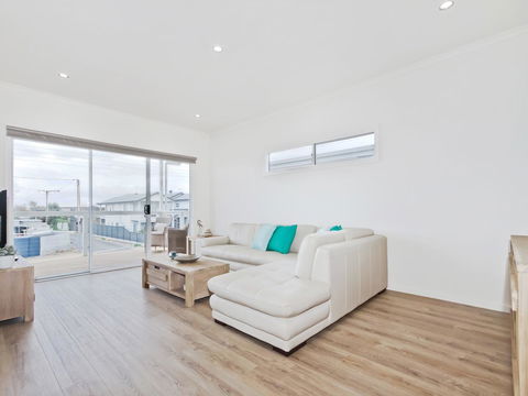 Seas The Day - Accommodation Directory 3