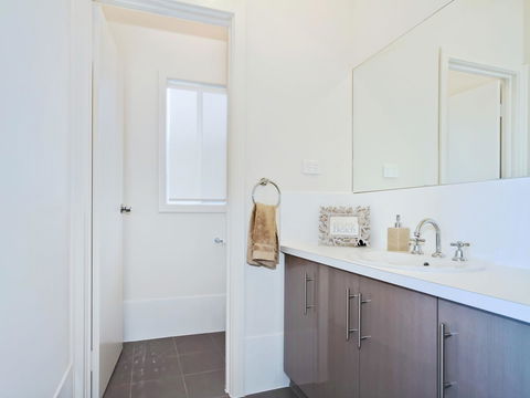 Seas The Day - Accommodation Directory 10