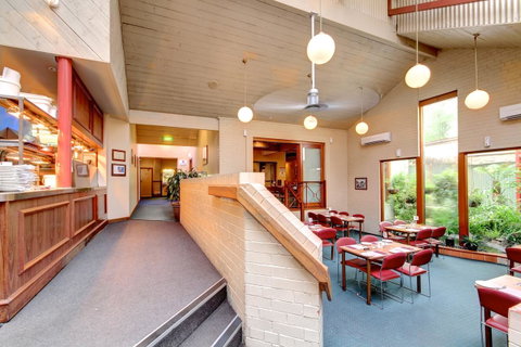 Victoria Hotel Strathalbyn - Accommodation Directory 2