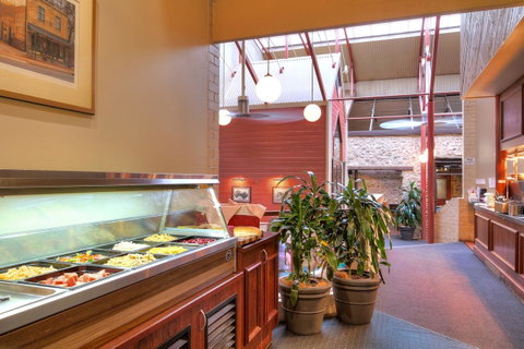 Victoria Hotel Strathalbyn - Accommodation Directory 4