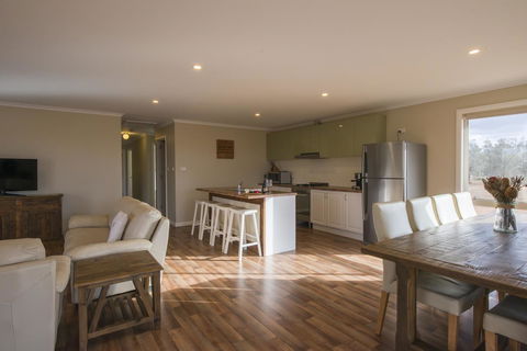 Flinders Bush Retreats - Accommodation Directory 24