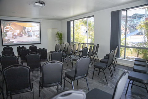 Karrinyup Waters Resort - Accommodation Directory 39