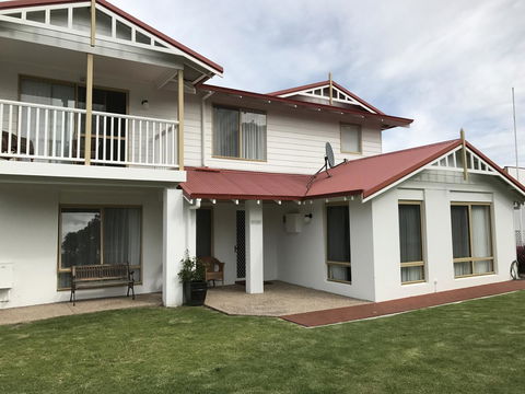 Pelicans Albany Middleton Beach - Accommodation Directory 24