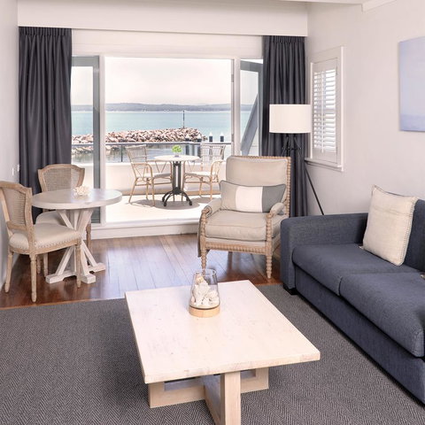 Anchorage Port Stephens - Accommodation Directory 25