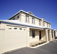 Palm Beach Manor - Accommodation Directory