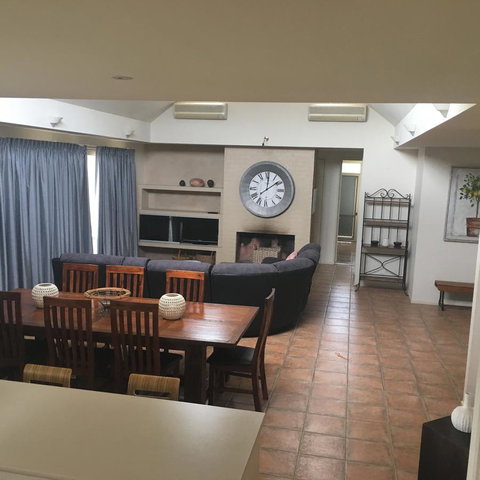 Grapevines Boutique Accommodation - Accommodation Directory 4