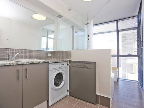 Centre Of Perth Whole Apartment W/view&spa&pool&wifi - Accommodation Directory 12