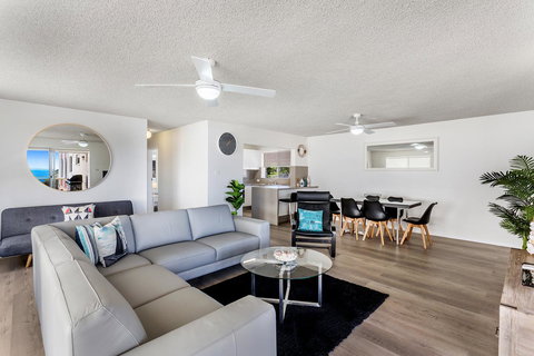 Laman Lodge, Unit 2, 15 Laman Street - Accommodation Directory 3