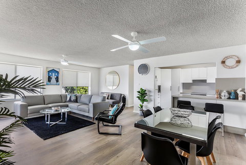 Laman Lodge, Unit 2, 15 Laman Street - Accommodation Directory 2