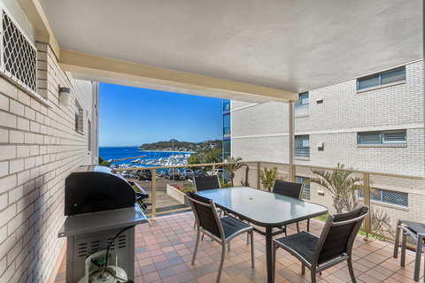 Laman Lodge, Unit 2, 15 Laman Street - Accommodation Directory 13