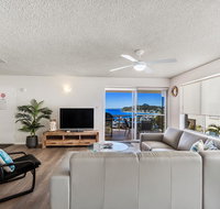 Laman Lodge Unit 2 15 Laman Street - Accommodation Directory