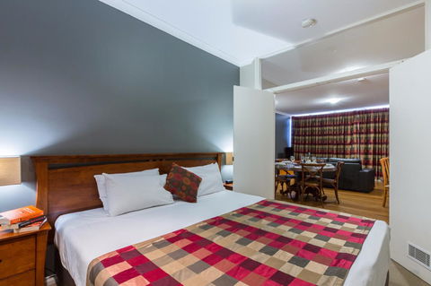 Mont Clare Boutique Apartments - Accommodation Directory 5