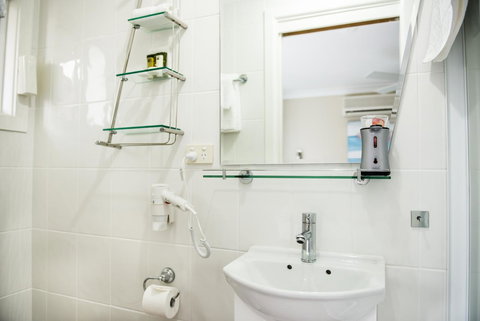 Nelson Bay Bed & Breakfast - Accommodation Directory 25