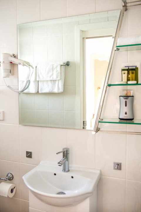 Nelson Bay Bed & Breakfast - Accommodation Directory 27