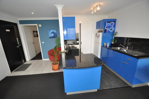 Beachfront Apartments - Accommodation Directory 7