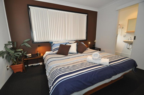 Beachfront Apartments - Accommodation Directory 8