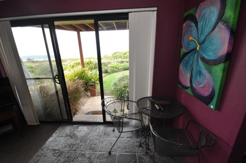 Beachfront Apartments - Accommodation Directory 9