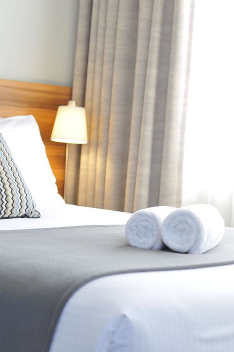 Metro Hotel Miranda - Accommodation Directory 15