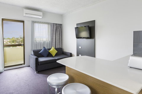 Metro Hotel Miranda - Accommodation Directory 8