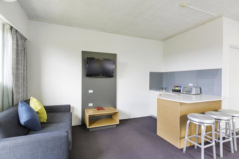 Metro Hotel Miranda - Accommodation Directory 7