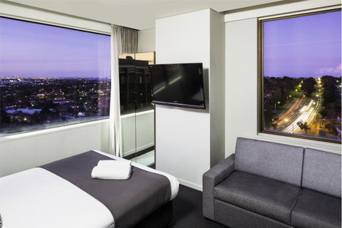 Metro Hotel Miranda - Accommodation Directory 4