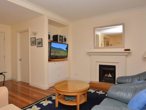 Villa 2br Prosecco Villa Located Within Cypress Lakes Resort - Accommodation Directory 1