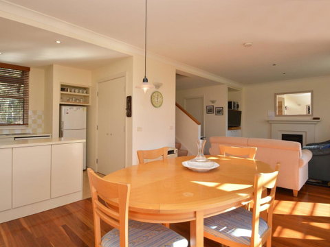 Villa 2br Prosecco Villa Located Within Cypress Lakes Resort - Accommodation Directory 6